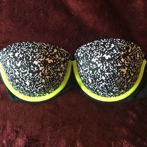 Victoria’s Secret Pink bra